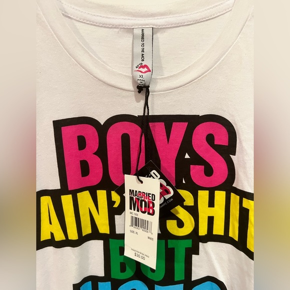 XL married to the mob T-shirt - Picture 2 of 4